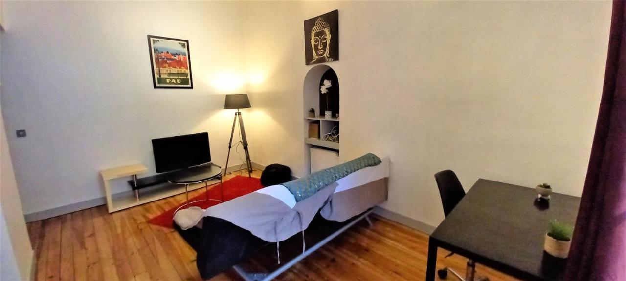 Le Gambetta T2 Cosy Hypercentre Wifi Fibre Avec Parking Apartment Pau Exterior photo